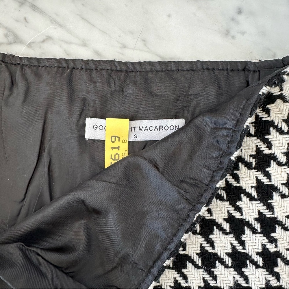 Houndstooth Mini Skirt - Picture 3 of 4